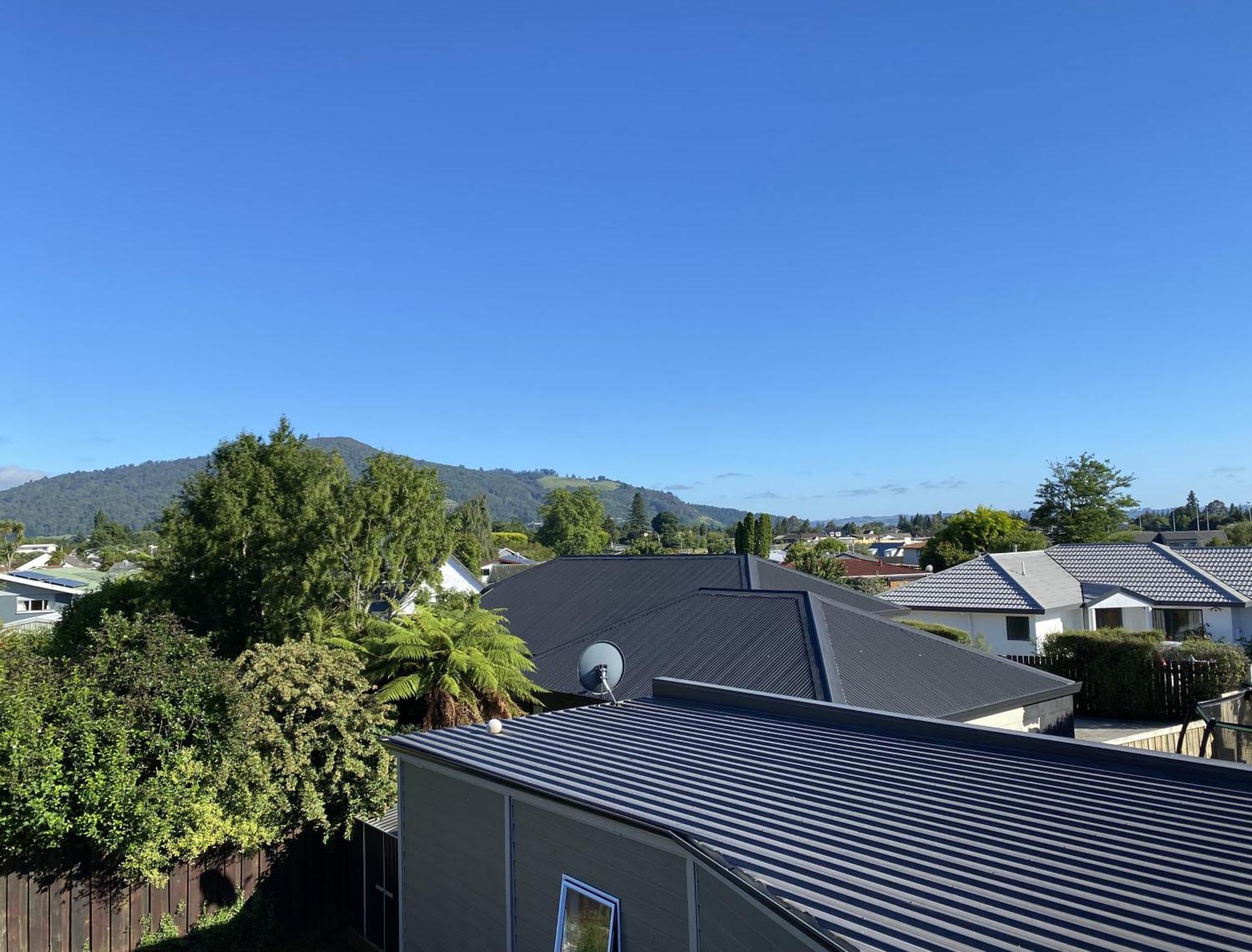 Spacious Retreat With Mountain View 로토루아 외부 사진