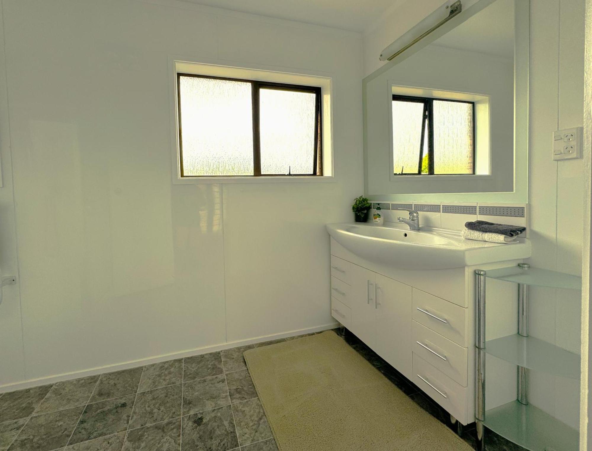 Spacious Retreat With Mountain View 로토루아 외부 사진