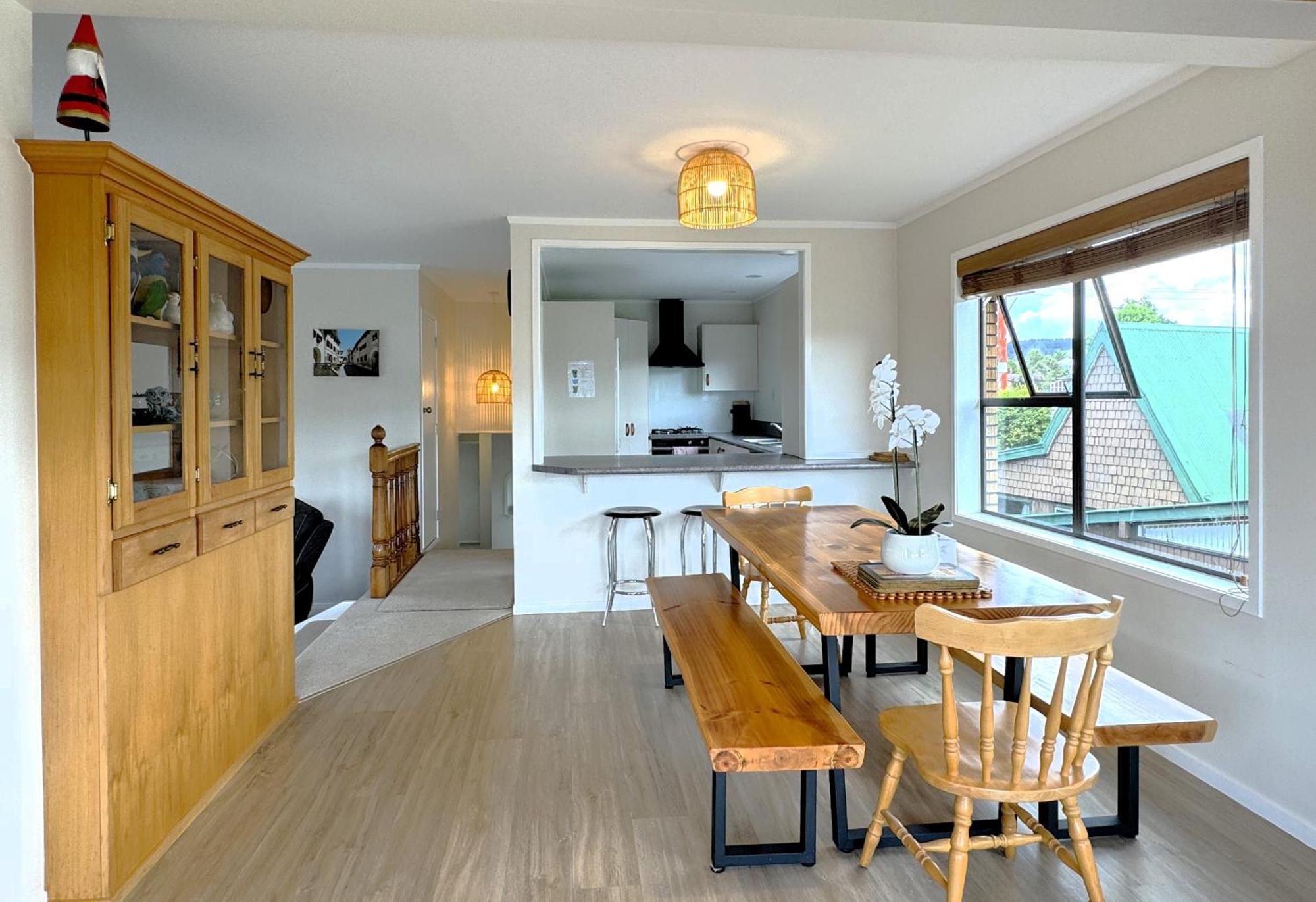 Spacious Retreat With Mountain View 로토루아 외부 사진